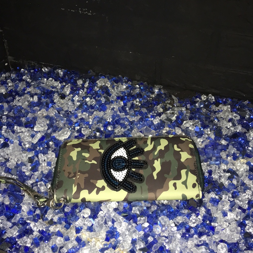 “CLAIRE’S “Camouflage Wristlet Wallet”